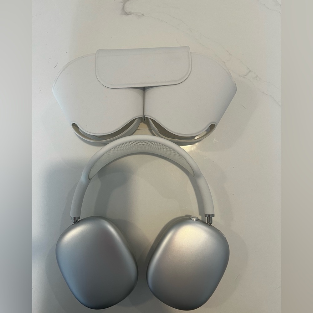 Over the ear head phones - AirPod Max Lookalikes